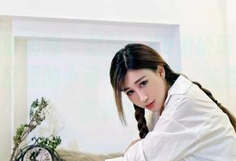 Feilin嗲囡囡 - 炫酷！K8傲娇萌萌Vivian在浴缸里的小动作，哎呀，免费照片等你来拿！