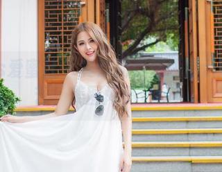 IMiss爱蜜社 - 黄歆苑：在线展示意外厨艺，美图闪亮登场！
