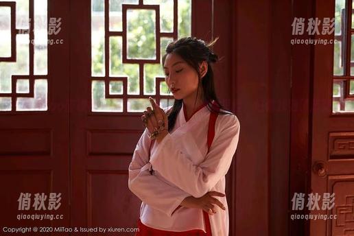 MiiTao蜜桃社 - 韵莉娜VANILLA的裤里丝：好像找到了新壁纸的潜力！