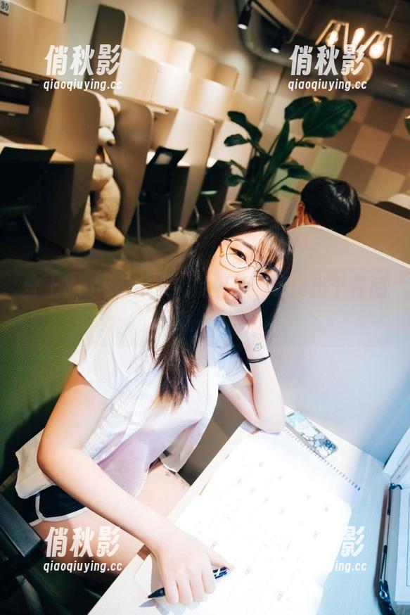 穿上Sonson(손손)的礼服，cos出个性感下载一份！
