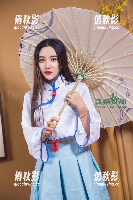 TouTiao头条女神 - 穆菲菲与奶牛，高清美图让你觉得啥都不怕了
