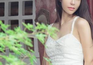 UGirls尤果网 - 当萌琪琪遇上白丝：私房写真里的小俏皮