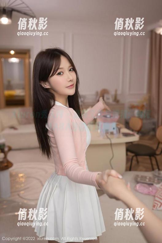 Xiuren秀人网 - 混搭文艺与滑稽：翻阅MARA酱的校园图集