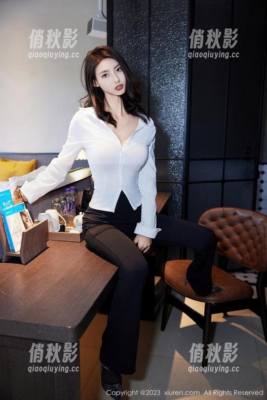 Xiuren秀人网 - MOON嘉依海边壁纸，画风清新，但这是一种风骚的海边憧憬吗？