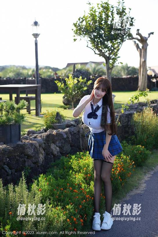 Xiuren秀人网 - 夏晓Maggy的秘密，在高清写真集里偷偷绽放，不说出来也没关系。