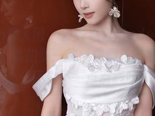 Xiuren秀人网 - 点开葛征Model的连衣裙套图，私拍那一霎，仿佛直击我的少女心（还夹了一点点尴尬）