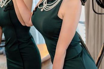 Xiuren秀人网 - 壁纸画风里的金幼汐Vivian，不来一张手机壁纸吗？办公太浪漫了！