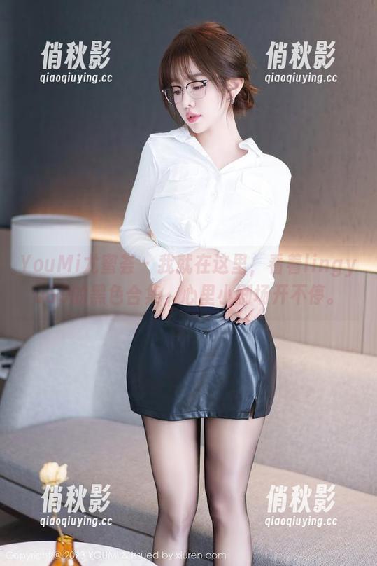 YouMi尤蜜荟 - 我就在这里，看着lingyu69的黑色合集，心里小剧场开不停。