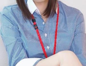 我想把Yuki亭的这一套职业装美图发给个老板参考。