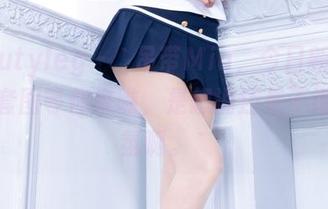 beautyleg - `吊带Mia，今日新装！最新套图等你来瞧，是想说还是不说的气氛啊。`