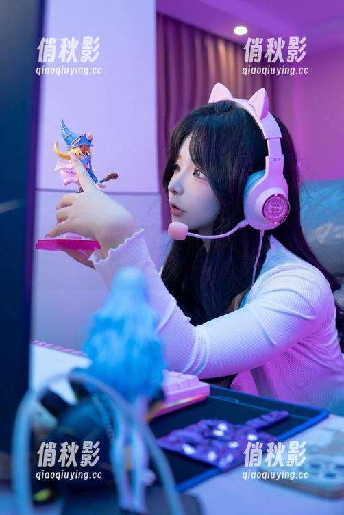 yuuhui玉汇的私拍魔法，让修女的形象在美图中轻轻流淌。