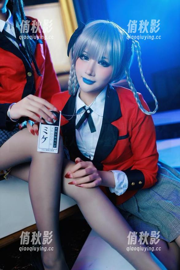 天使系列写真，兔胖胖min的高清捕捉，总是让人感到一丝不安。