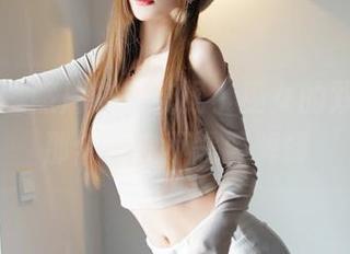 嗲囡囡 - 照片中，流氓小巫女的双马尾，那个俏皮不需要解释