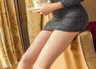 头条女神 - 精选钟晴透明写真，轻轻一瞥，像是透过香气的晨雾。