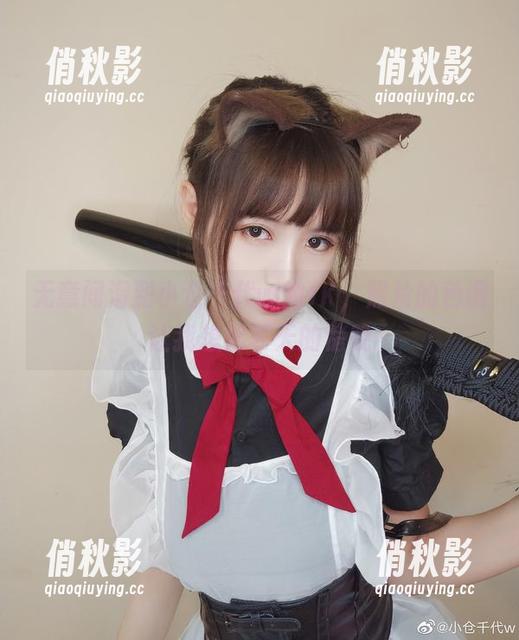 无意间滑到小仓千代w的JK，照片的色调让我想起夏天的傍晚