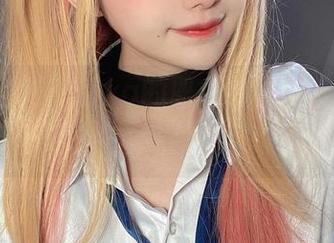 看着小鹿鹿shika的职业装美图，脑海中突然浮现出“她要崛起”的画面。