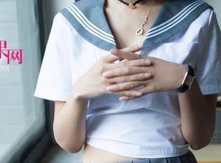尤果网 - 校服+乔依琳=无敌美图，图包里有你想象不到的惊艳