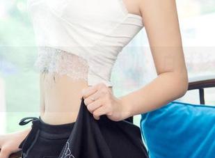 尤果网 - 美图里的李颜儿：白衬衫也能这么撩