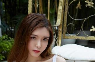 尤物馆 - 她是Kely香香，也是女神，照片拍得可洒脱了！