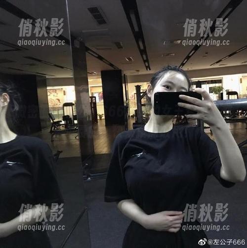 微密圈 - 左公子666和她的女王套图，都是免费的，快来按需取用！