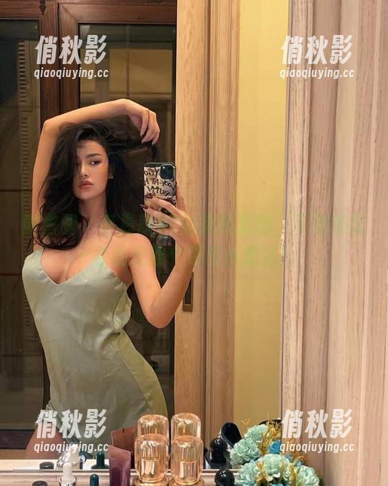 微密圈 - 李嘉欣97的清纯套图，下载来配合我无数个深夜小想法！
