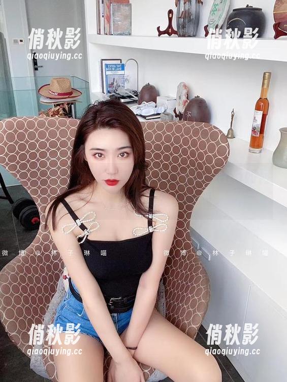 微密圈 - 私拍暴击！看林子喵Lynne如何当女王，真让人难以呼吸。