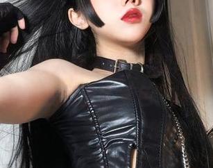 高清写真一般人看不懂，果咩酱却用连衣裙给我们上了“色”课！