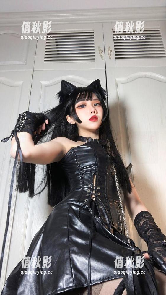 高清写真一般人看不懂，果咩酱却用连衣裙给我们上了“色”课！