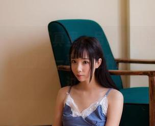 果团网 - 福利写真里，吊带和陈诗诗的组合居然让我眼前一亮，这种效果，我没见过。