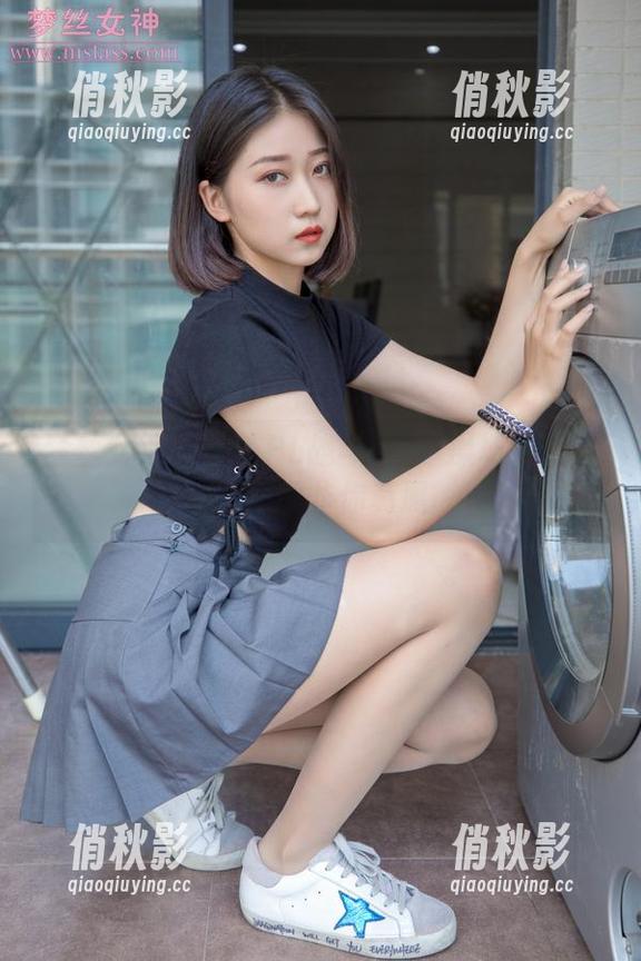 梦丝女神 - 校花PL战斗：玥玥操场写真集，原图非你莫属