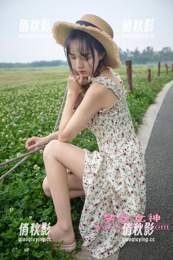 梦丝女神 - 不可思议！魏婷婷的裸足美图，分享独特的随性