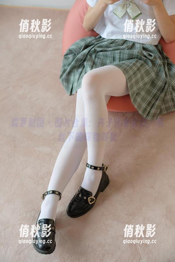 森萝财团 - 图片合集：卉子化身女仆，黑丝下的踩物时刻