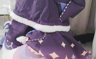 图集中流年不停w的转身，刻晴悄悄望向另一边