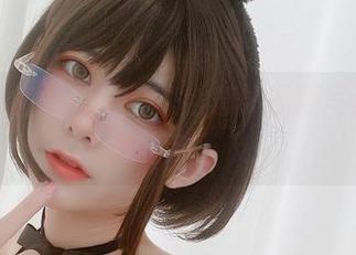 看，眼酱大魔王w的全套体操服写真，让人措手不及