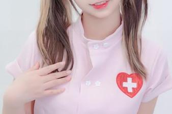 草莓不止在舌尖——神楽坂真冬的cos图册，让你看见冰雪里的热情！