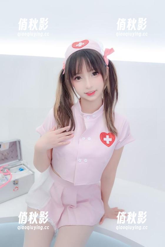 神楽坂真冬 草莓不止在舌尖——神楽坂真冬的cos图册,让你看见冰雪里的热情!