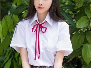 秀人网 - 白丝不是买衣服，只是MODEL伊若的写真让我下载停不下来！