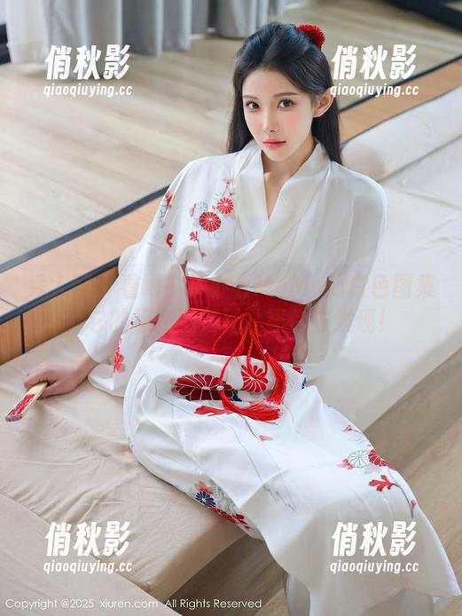 秀人网 - 看吧！伊小七MoMo的白色图集，它的福利就在那儿等你去发现！
