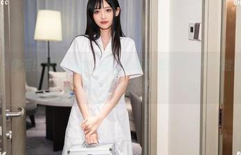 秀人网 - 伊诺比基尼原图，合集里每张都像是另一个故事，停留着隐约的挑逗。