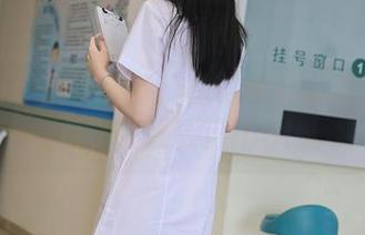 秀人网 - 奶芙乔乔：白衬衫界的资源收割机，在线吸粉ing！