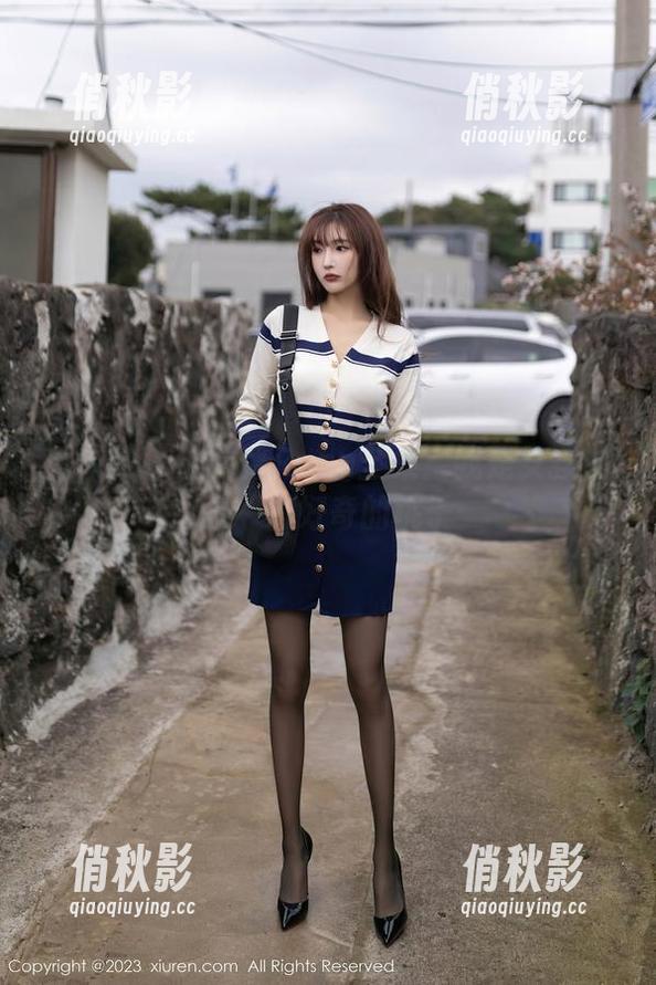 秀人网 - 小海臀Rena全集：我是女孩也是一颗好奇的桃子