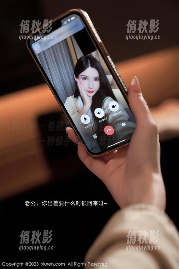 秀人网 - 看桃色奶酪的自拍原图，居然有一种傻乎乎的可爱风格？！