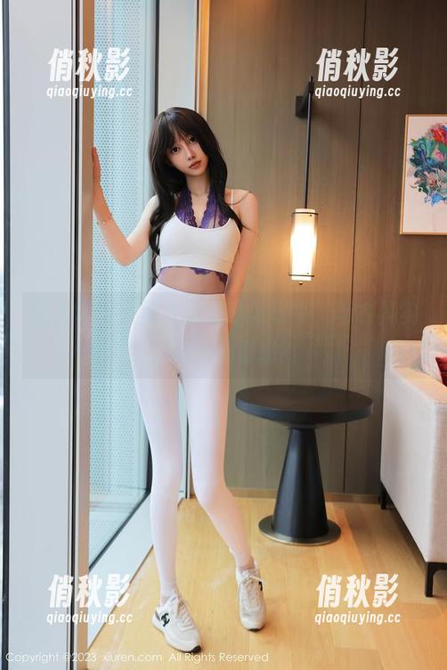 秀人网 - 米妮大萌萌最新写真，毛衣其实也能这么俏皮？