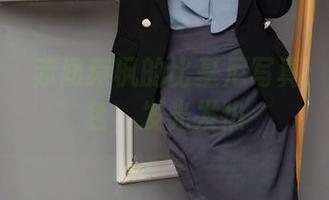 秀人网 - 赤间菀枫的比基尼写真：这姨妈色，发光发热