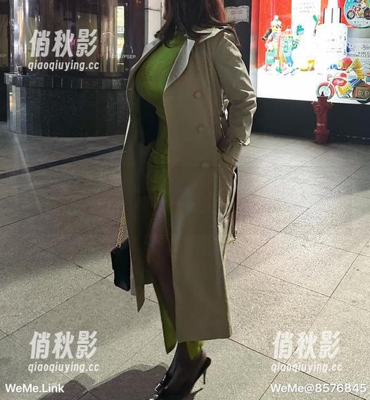 微密圈 - 童小芯的黑丝慢动作高清图册：这得有多少条裤子在她的衣橱里啊？