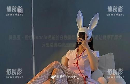 微密圈 - 脸红Dearie私拍的白色蝴蝶原图，果然是让我停下脚步只想咕噜咕噜感慨的存在。