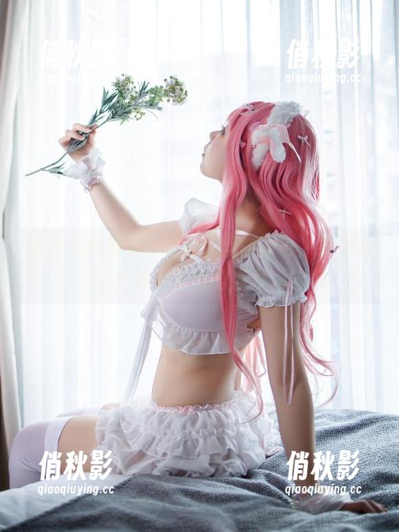 来自自闭颜球球的全套丝袜图包，果然有种难以言喻的魔力。