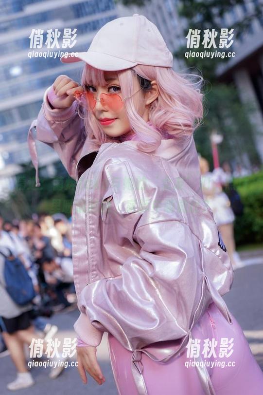 精选：菌烨tako与她的‘女友’们，照片里暖意融融，实际中哪能比？