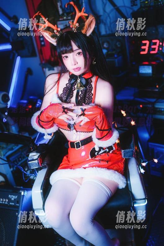 落落Raku的原图在SuccubusBar，光影间的缱绻，一种无法言喻的微妙气息弥漫开来。