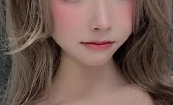 长腿福利大放送，超级小禾儿踩出模特气场！